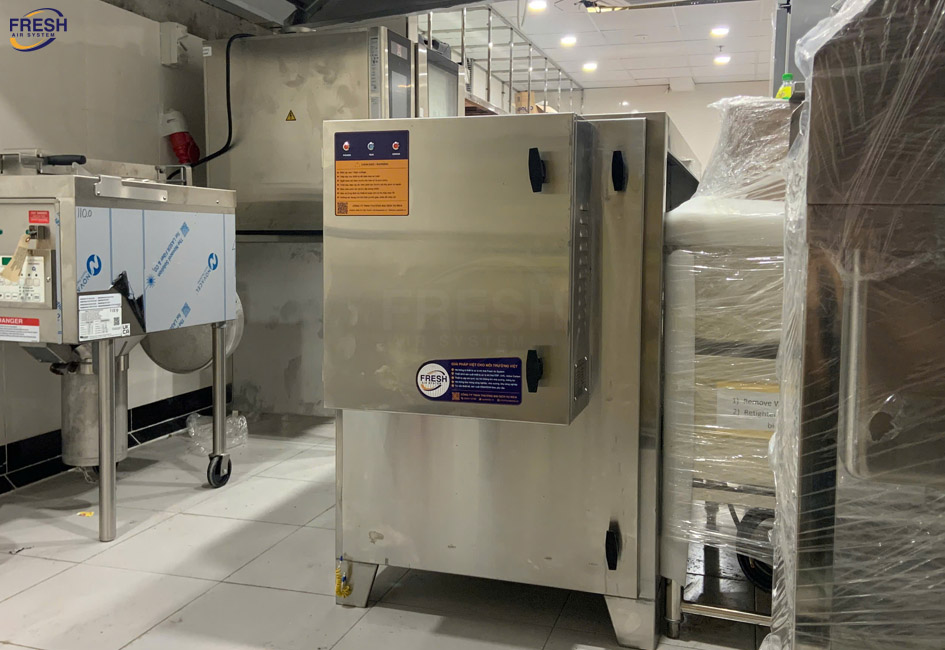 xu-ly-khi-thai-nha-hang-ga-ran-bang-may-loc-tinh-dien