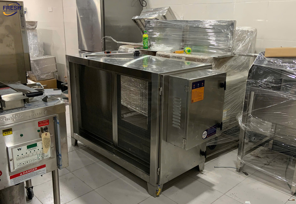 xu-ly-khi-thai-nha-hang-ga-ran-bang-may-loc-tinh-dien